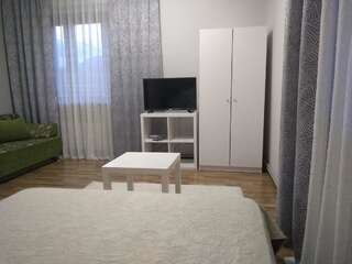 Гостевой дом Zoryani Karpaty Славское Четырехместный номер эконом-класса с общей ванной комнатой-2